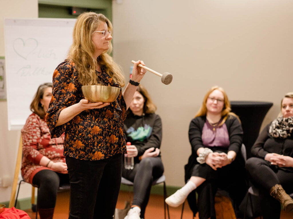 Workshop Selbstfürsorge für Frauen mit Selma Reese und Ramona Bannert im Kreativwerk Hennigsdorf. Foto: Steffi Rose